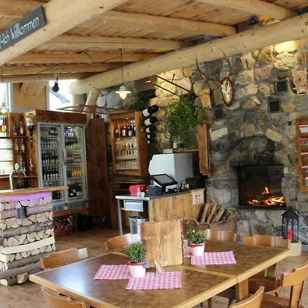 Alte Sektion Und Alpenblick * פלומס