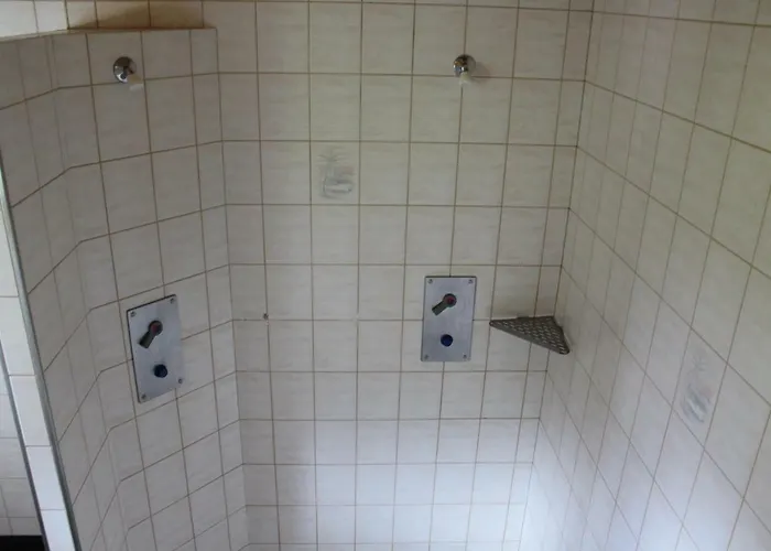 Alte Sektion Und Alpenblick * פלומס